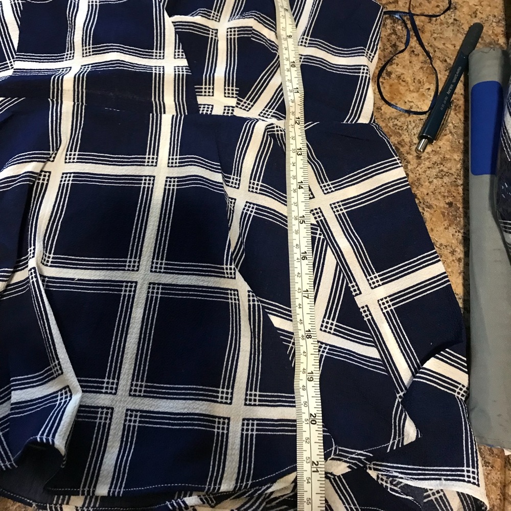 NAVY WHITE GINGHAM TOP @LAST TWO - Picture 6 of 7